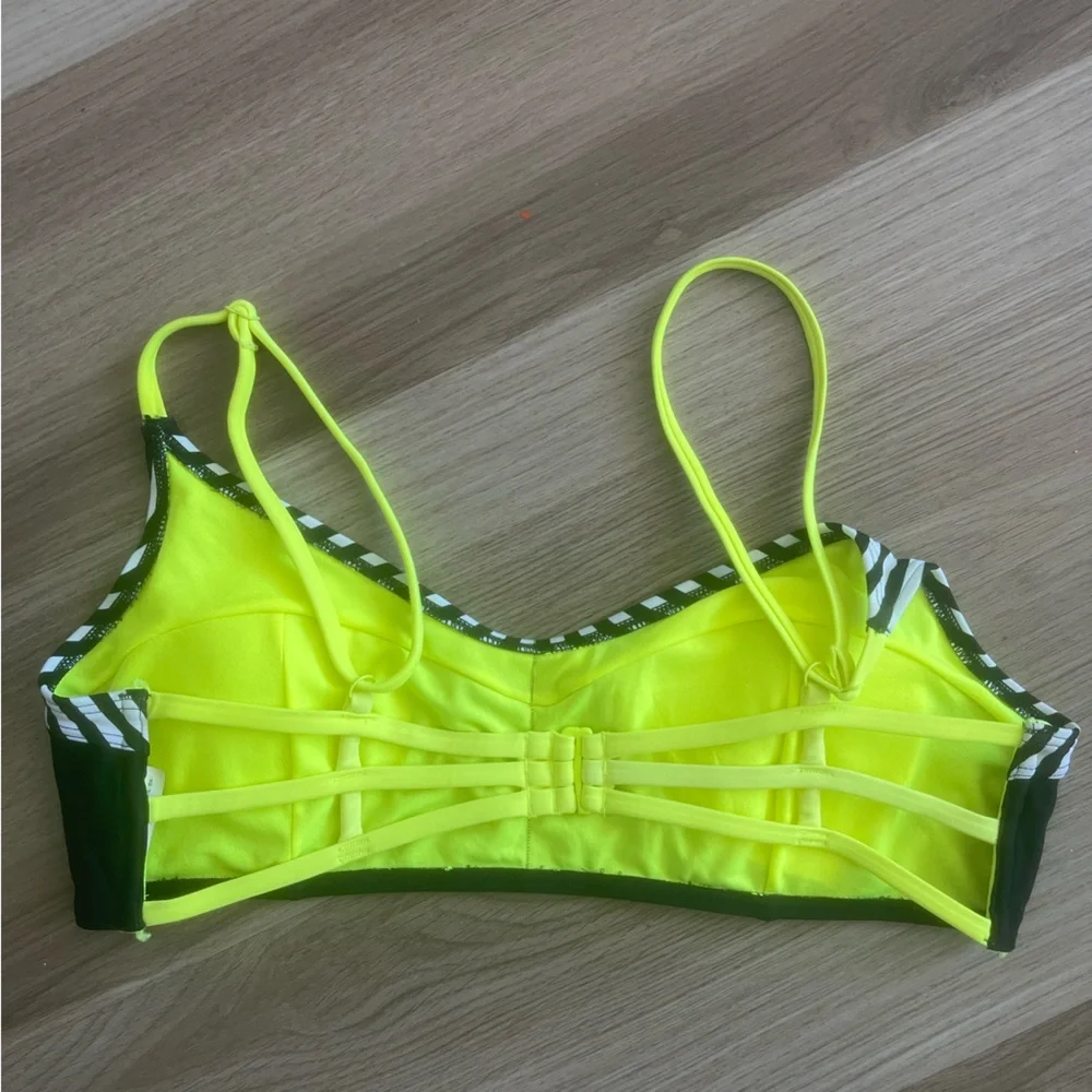 Neon Yellow and Black Swimsuit Top Size‎ XL